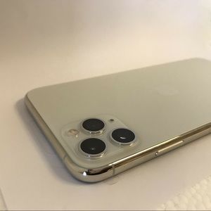 Meet your Posher, Kira